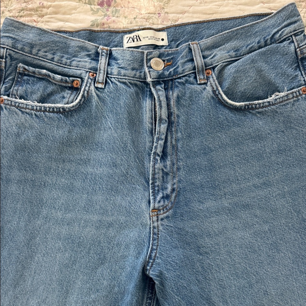 Zara Women's Light Wash High-Rise Straight Jeans